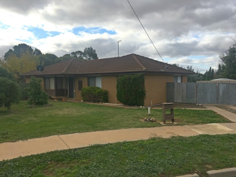 10 Ray Court, Donald VIC 3480