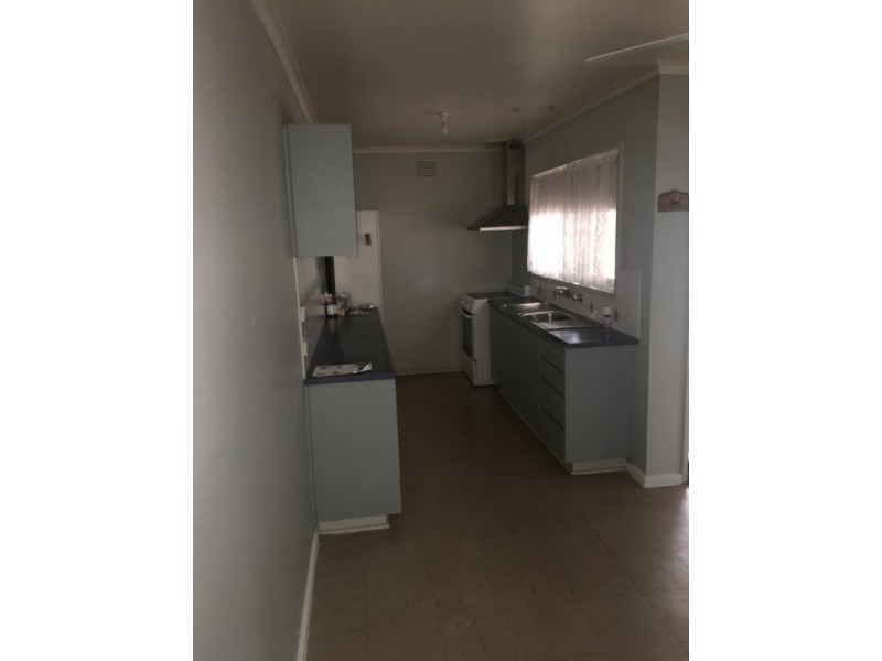 10 Ray Court, Donald VIC 3480