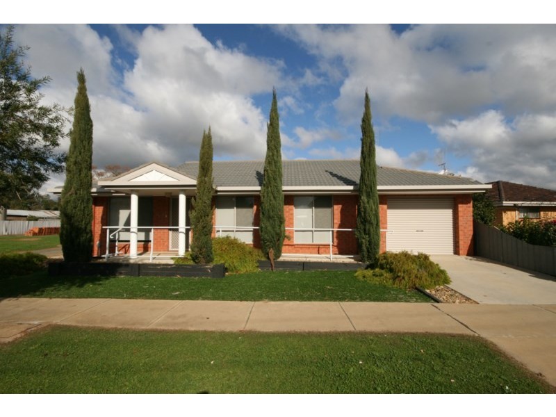 1/15 Dawson Street, Rochester VIC 3561