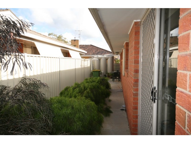 1/15 Dawson Street, Rochester VIC 3561