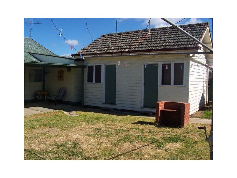 2 Kings Avenue, St Arnaud VIC 3478