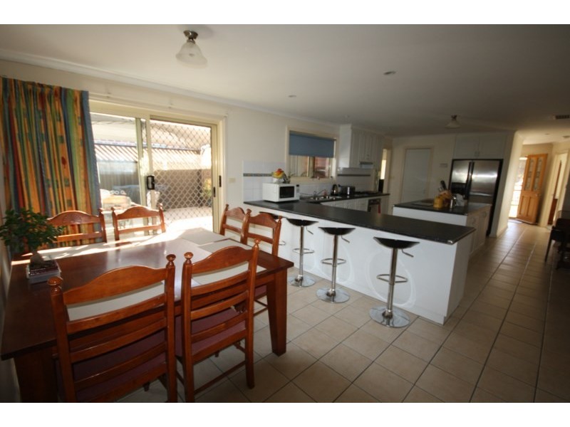 33 Dudley Street, Rochester VIC 3561