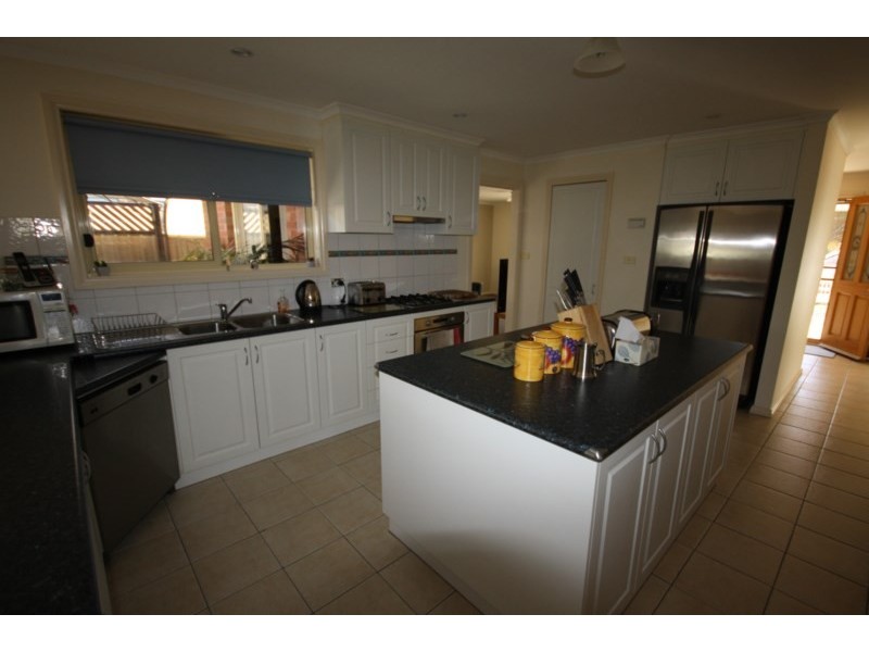 33 Dudley Street, Rochester VIC 3561