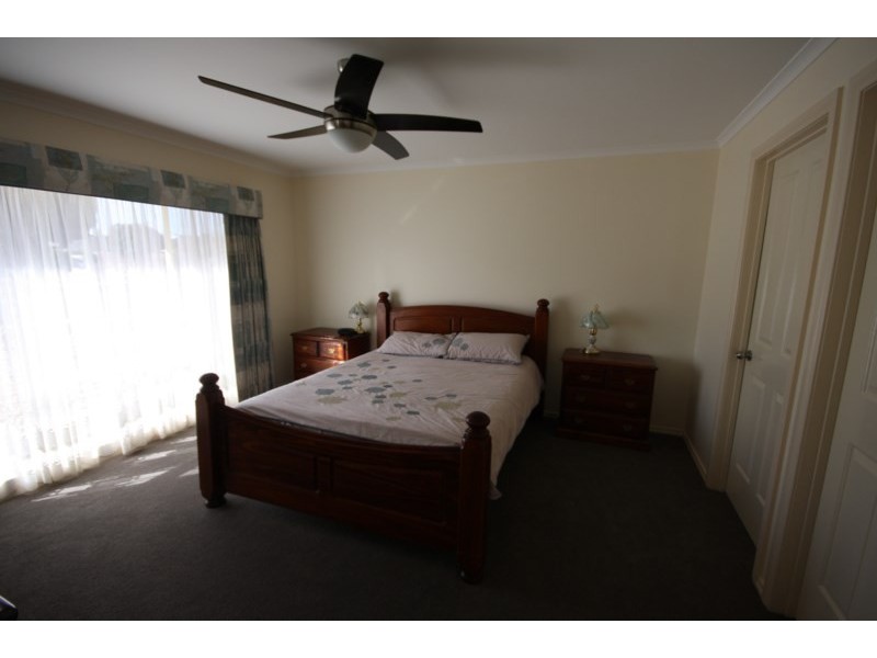 33 Dudley Street, Rochester VIC 3561