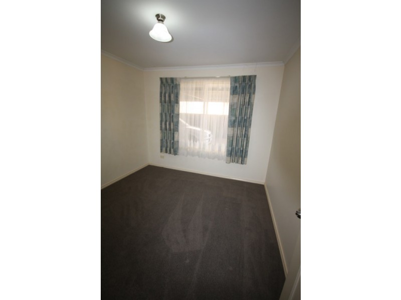 33 Dudley Street, Rochester VIC 3561