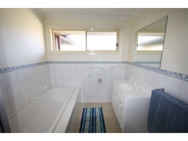 33 Dudley Street, Rochester VIC 3561