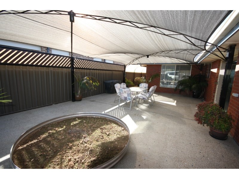 33 Dudley Street, Rochester VIC 3561