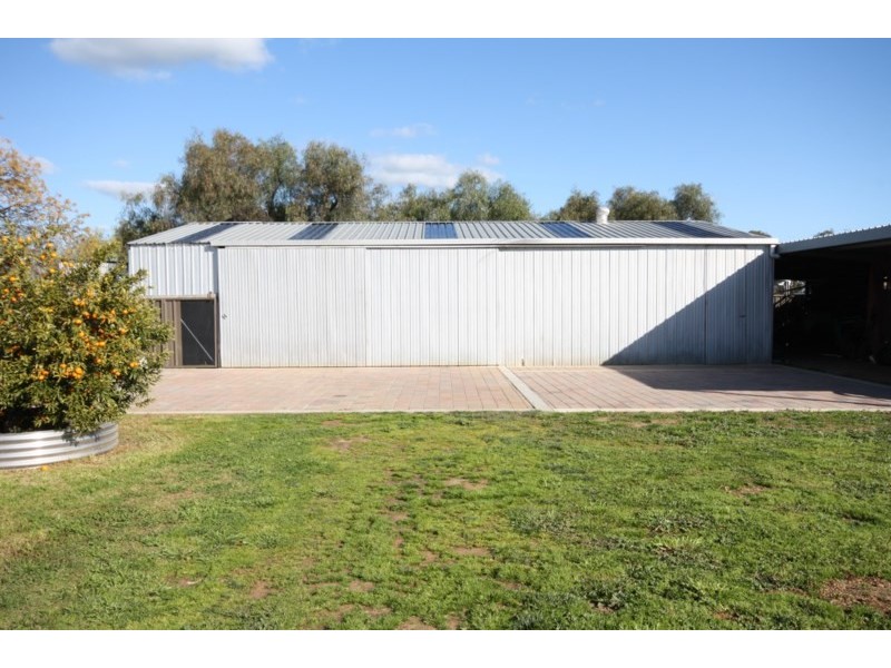 33 Dudley Street, Rochester VIC 3561
