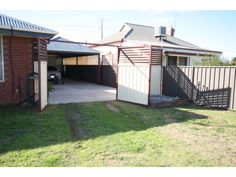 33 Dudley Street, Rochester VIC 3561