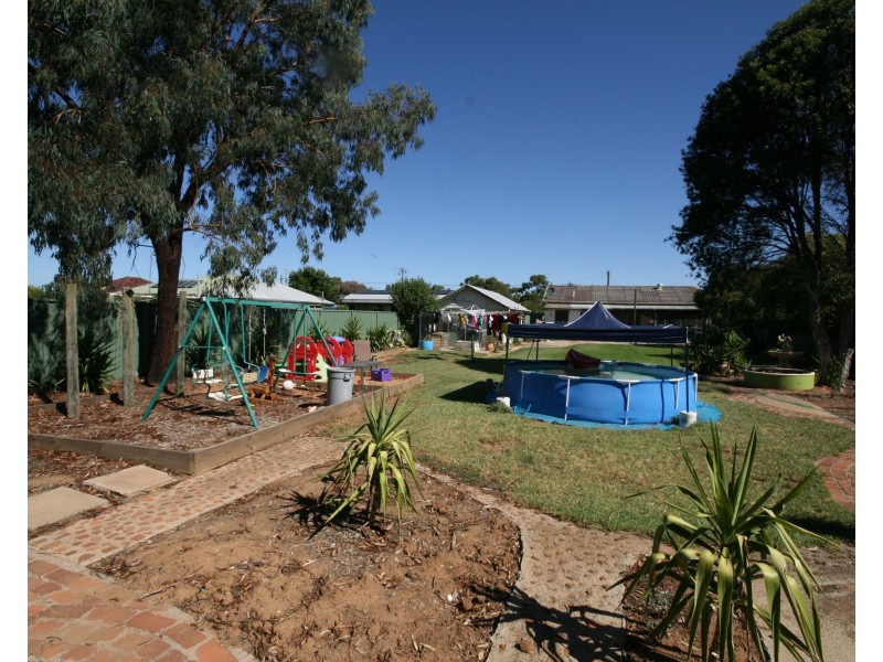 48 Dudley Street, Rochester VIC 3561