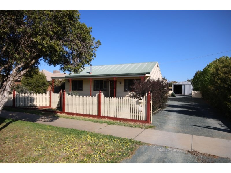 65 Dudley Street, Rochester VIC 3561