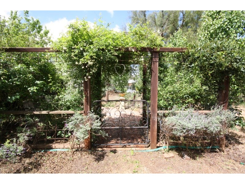 72 Hervey Street, Elmore VIC 3558