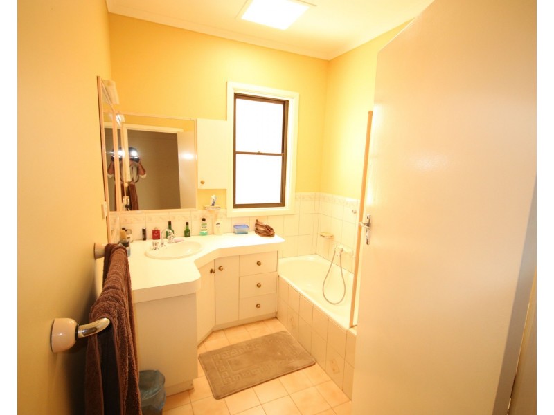 86 Victoria Street, Rochester VIC 3561