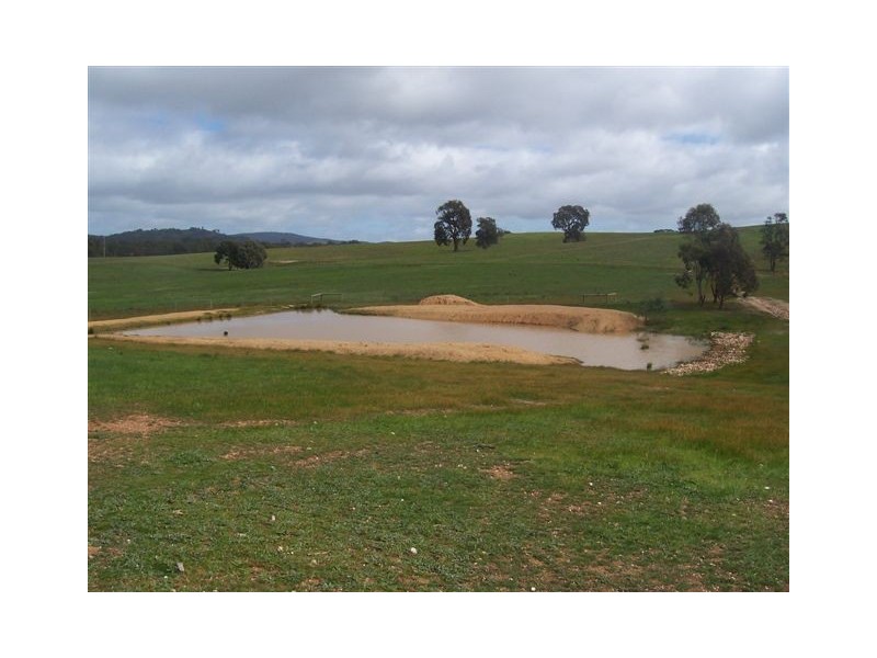 3320 Sunraysia Highway, Stuart Mill VIC 3478