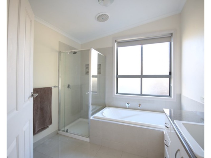 72 Victoria Street, Rochester VIC 3561