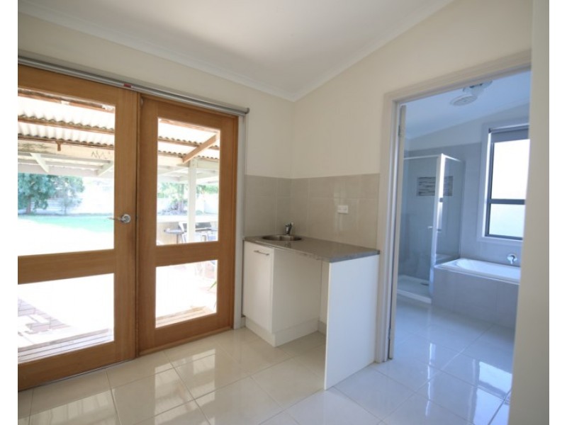 72 Victoria Street, Rochester VIC 3561