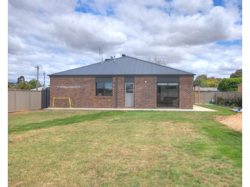 43 Kerford Street, Rochester VIC 3561