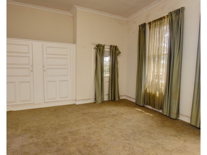 35 Moore Street, Rochester VIC 3561