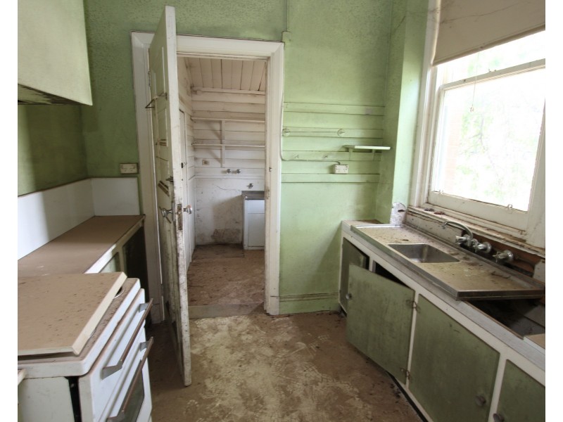 35 Moore Street, Rochester VIC 3561