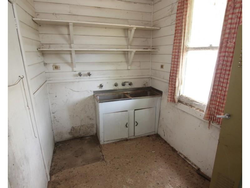 35 Moore Street, Rochester VIC 3561