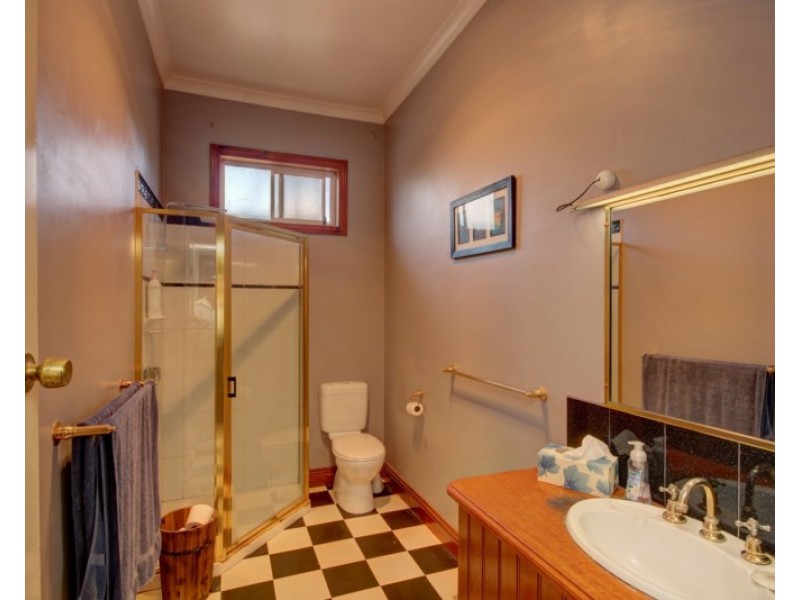 22 Echuca Road, Rochester VIC 3561