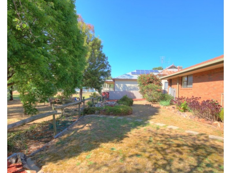 4/9 Victoria Street, Rochester VIC 3561