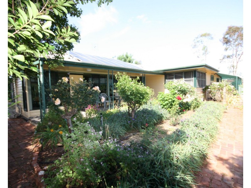 64 Kerford Street, Rochester VIC 3561