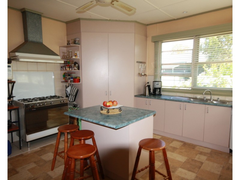 64 Kerford Street, Rochester VIC 3561