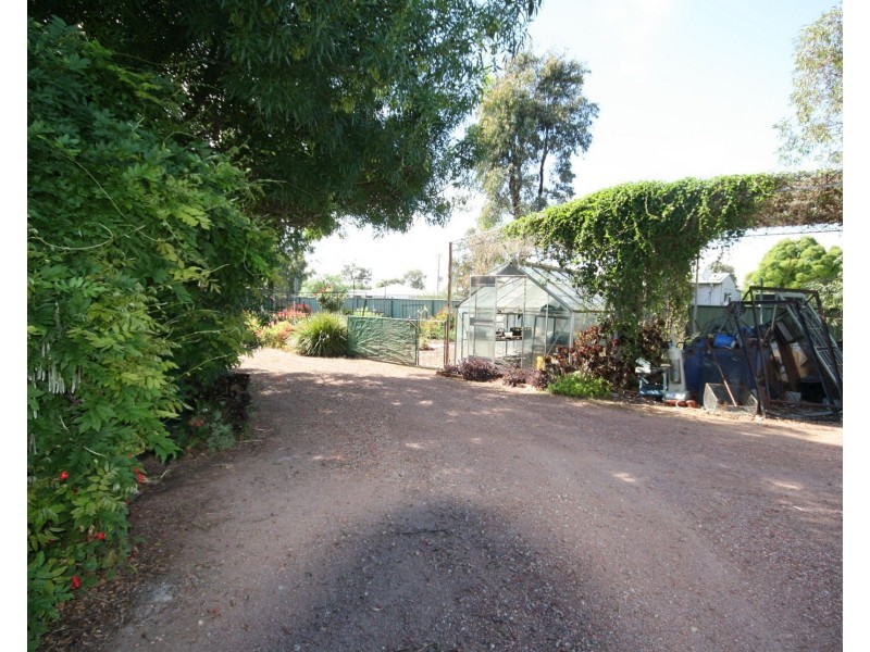 64 Kerford Street, Rochester VIC 3561