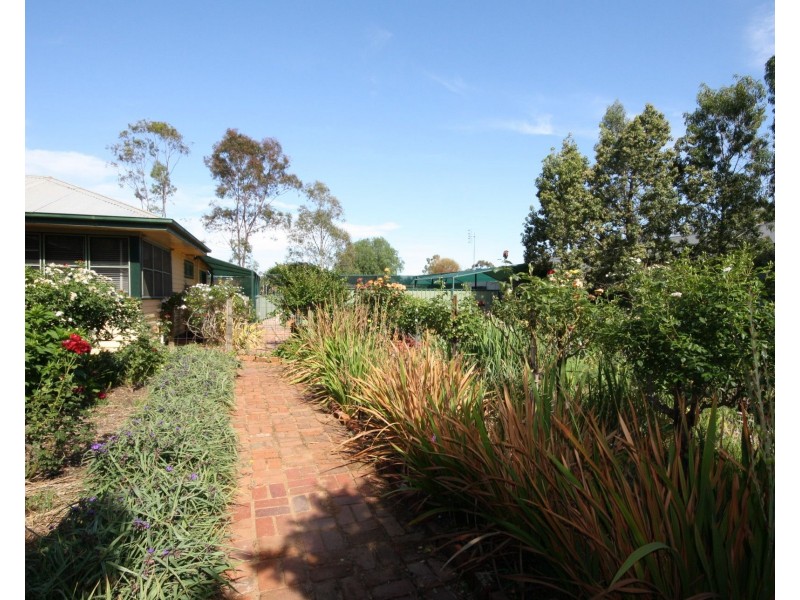 64 Kerford Street, Rochester VIC 3561