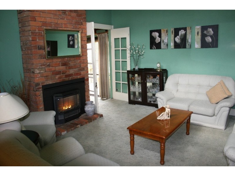 11 Victoria Street, Rochester VIC 3561