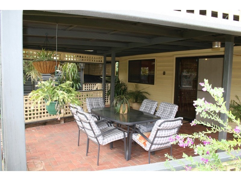 11 Victoria Street, Rochester VIC 3561