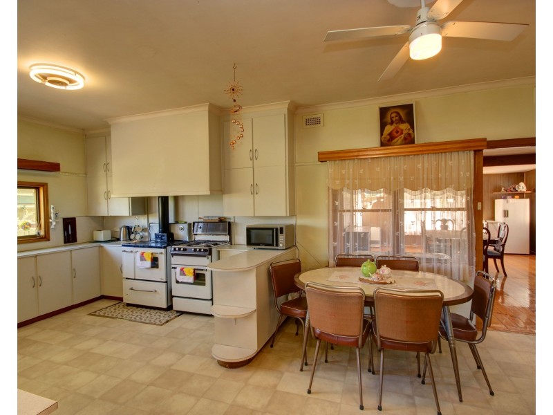 53 Victoria Street, Rochester VIC 3561