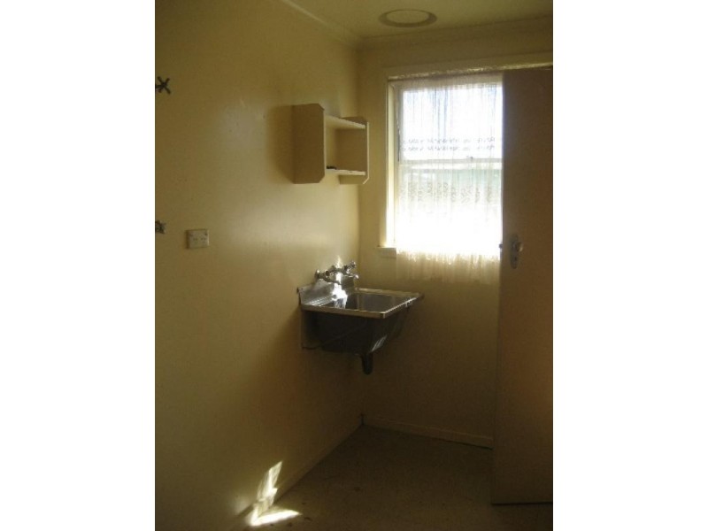 8 Johnson Street, Rochester VIC 3561