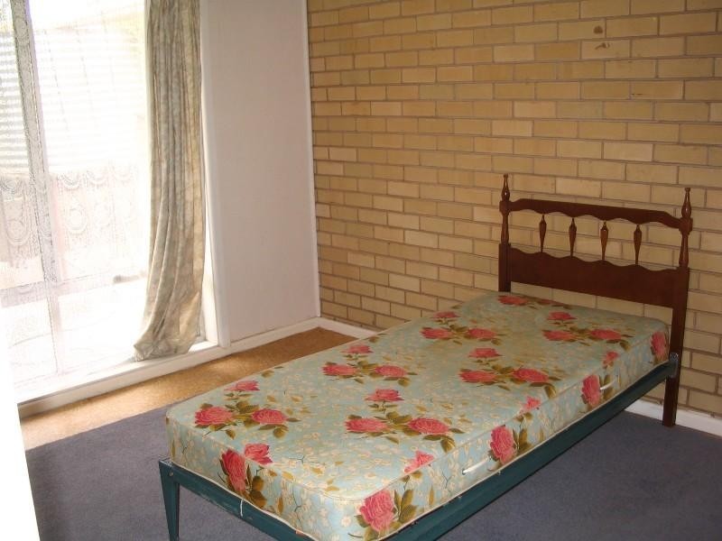 1-3/12 Echuca Road, Rochester VIC 3561