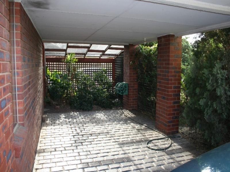 9 Phillip Street, Rochester VIC 3561