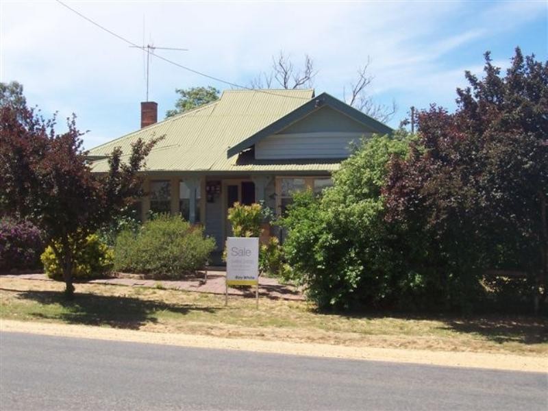 34 Bowen Street, St Arnaud VIC 3478