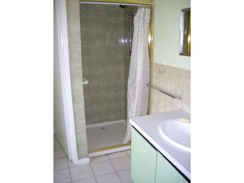 1/24 Hopetoun Street, Rochester VIC 3561