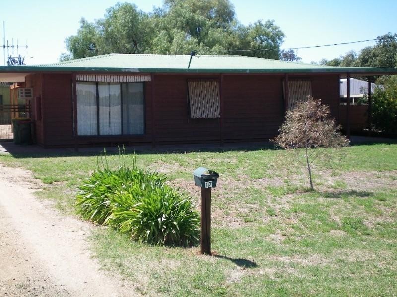 17 Hotham Street, Rochester VIC 3561