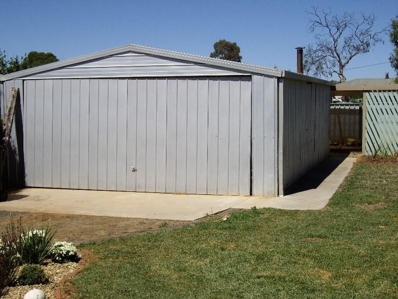 41 Baynes Street, Rochester VIC 3561