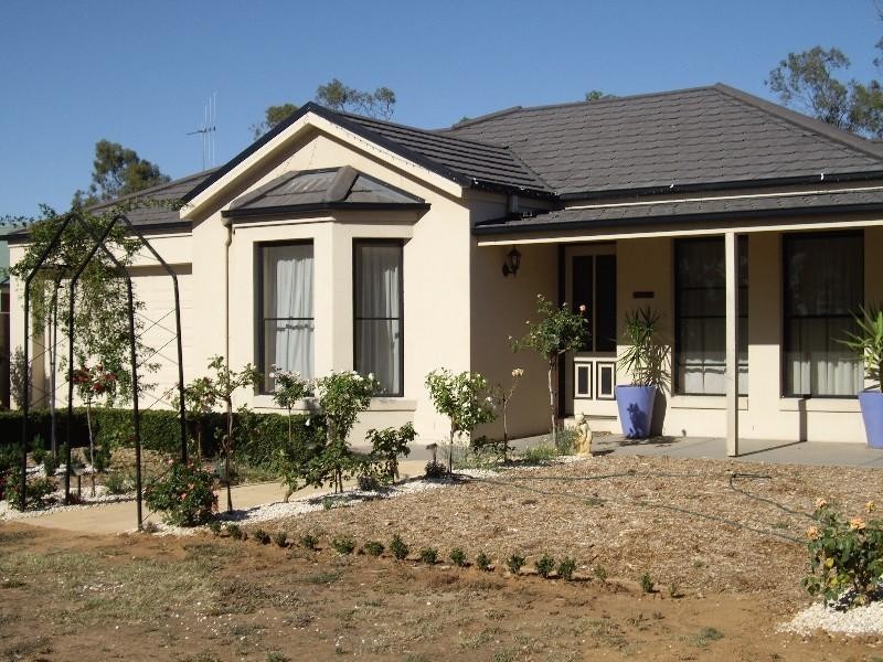 18 William Street, Rochester VIC 3561