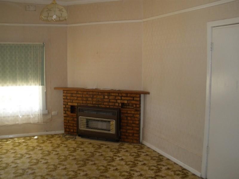 27 Baynes Street, Rochester VIC 3561