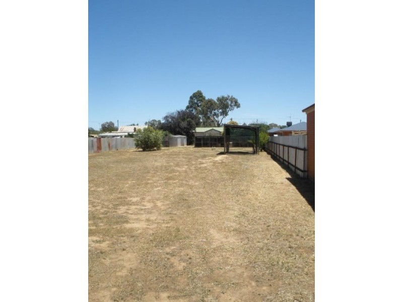 27 Baynes Street, Rochester VIC 3561