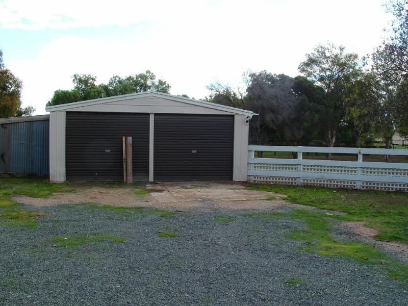 164 Railway Road, Rochester VIC 3561