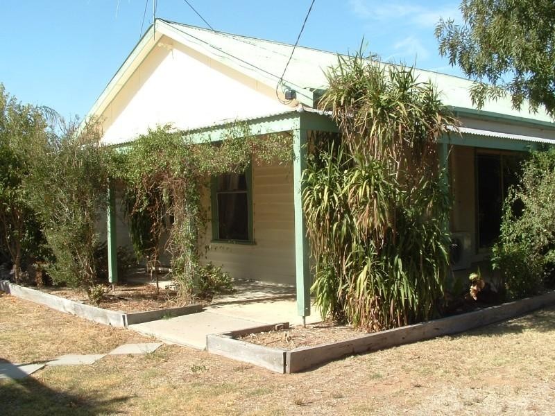 39 Edward Street, Rochester VIC 3561