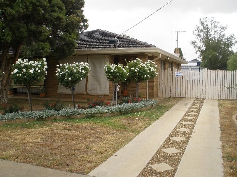 65 Northcote Street, Rochester VIC 3561