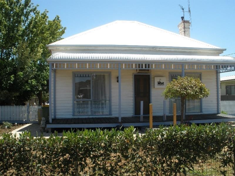 76 Dudley Street, Rochester VIC 3561