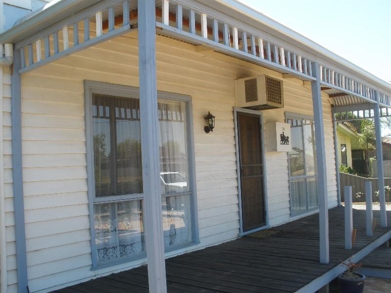 76 Dudley Street, Rochester VIC 3561