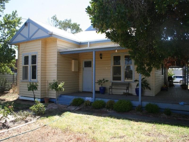 25 Victoria Street, Rochester VIC 3561