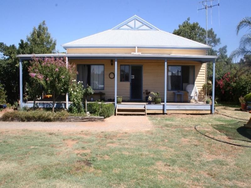 25 Victoria Street, Rochester VIC 3561
